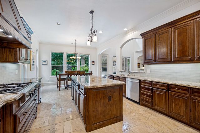 6520 Sondra Drive, Dallas, TX 75214