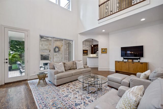 6520 Sondra Drive, Dallas, TX 75214