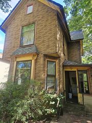 317 CATHERINE Street, Rockford, IL 61104
