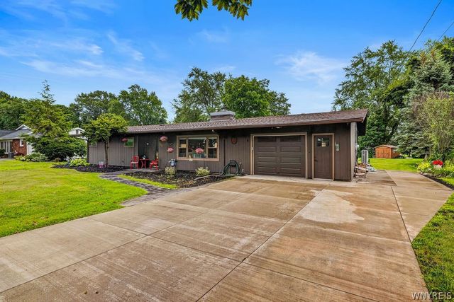 912 Escarpment Drive, Lewiston, NY 14092