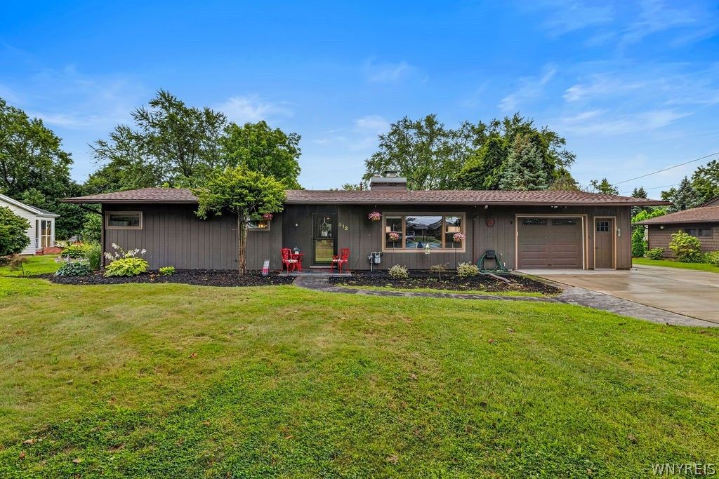 912 Escarpment Drive, Lewiston, NY 14092