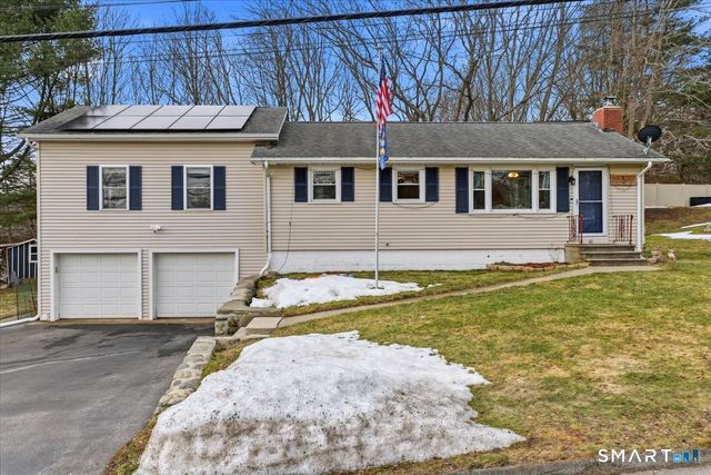 40 Kenyon Road, Waterford, CT 06385