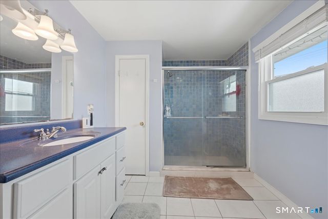 40 Kenyon Road, Waterford, CT 06385