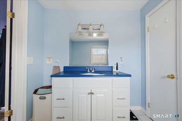 40 Kenyon Road, Waterford, CT 06385