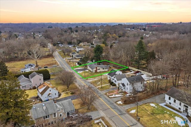 40 Kenyon Road, Waterford, CT 06385