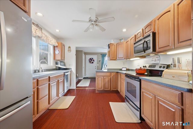 40 Kenyon Road, Waterford, CT 06385