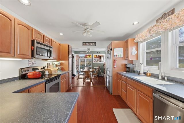 40 Kenyon Road, Waterford, CT 06385