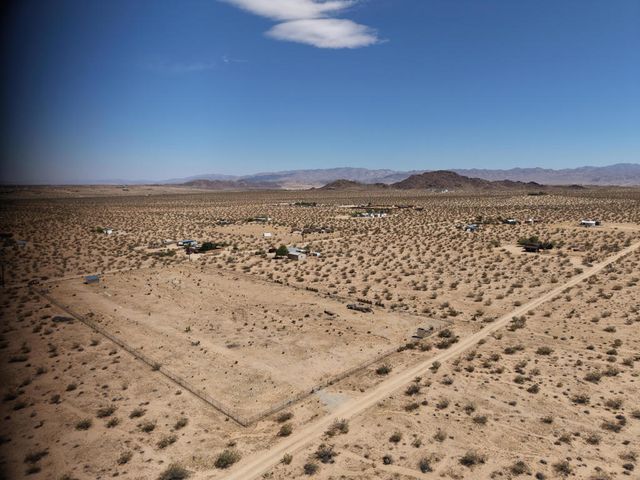 971 Center, Joshua Tree, CA 92252