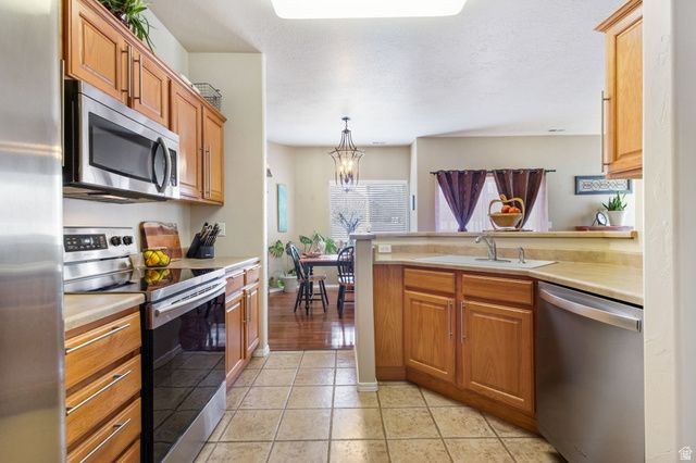 8484 S IVY SPRINGS, West Jordan, UT 84088