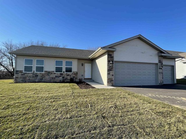 802 Sarah Street, Belleville, WI 53508