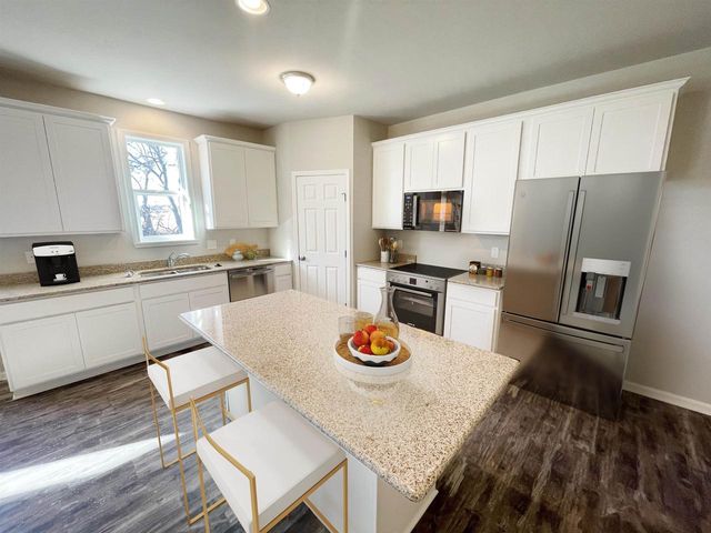 802 Sarah Street, Belleville, WI 53508