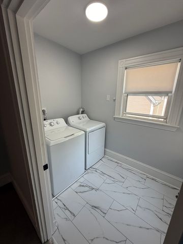 9-11 Rockland 9, Newton, MA 02458