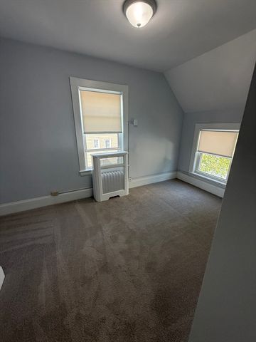 9-11 Rockland 9, Newton, MA 02458