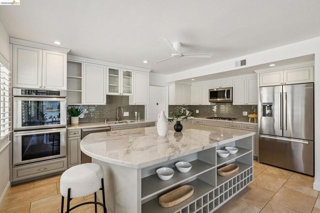 1410 Lakeshore Ave 5, Oakland, CA 94606