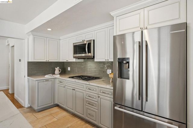 1410 Lakeshore Ave 5, Oakland, CA 94606