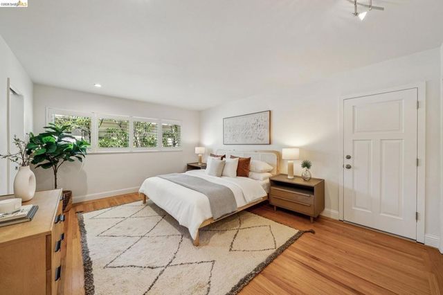 1410 Lakeshore Ave 5, Oakland, CA 94606