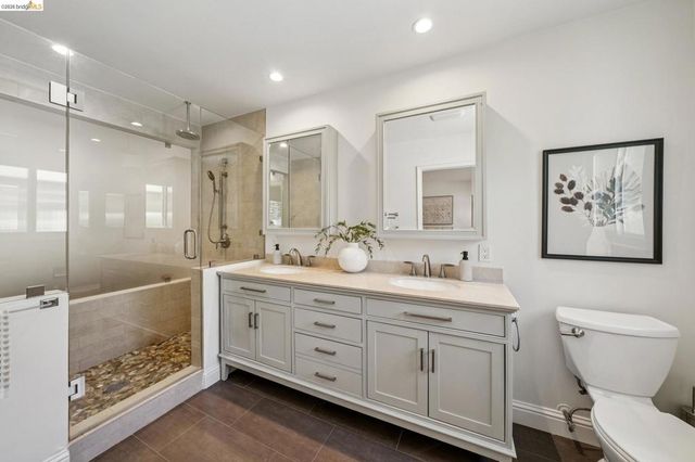 1410 Lakeshore Ave 5, Oakland, CA 94606