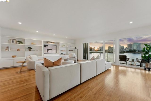 1410 Lakeshore Ave 5, Oakland, CA 94606