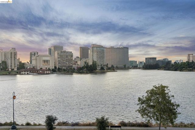 1410 Lakeshore Ave 5, Oakland, CA 94606