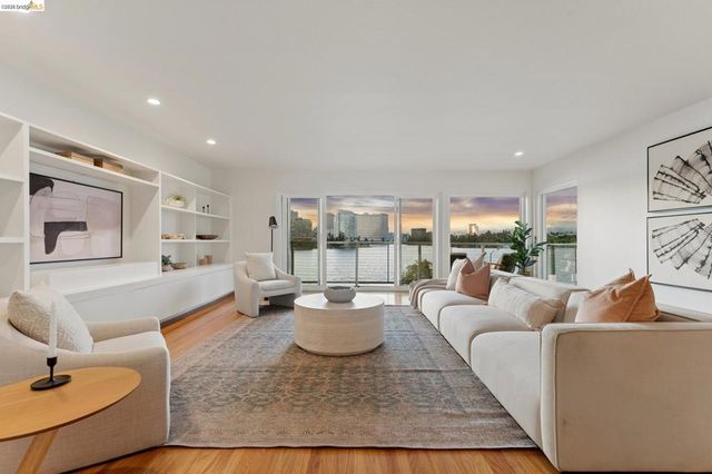 1410 Lakeshore Ave 5, Oakland, CA 94606