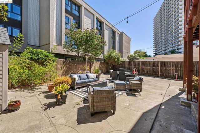 1410 Lakeshore Ave 5, Oakland, CA 94606
