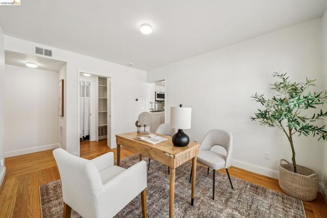 1410 Lakeshore Ave 5, Oakland, CA 94606