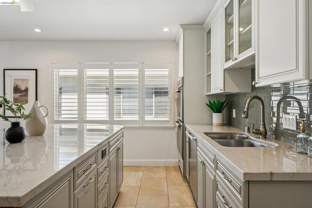 1410 Lakeshore Ave 5, Oakland, CA 94606