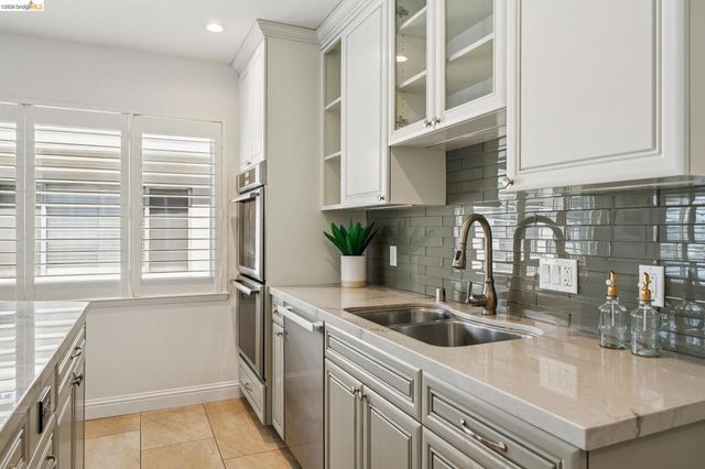 1410 Lakeshore Ave 5, Oakland, CA 94606