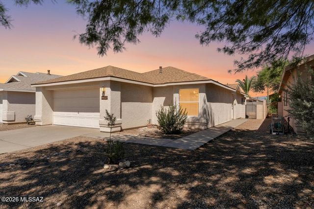 10227 E Paseo Juan Tabo, Tucson, AZ 85747