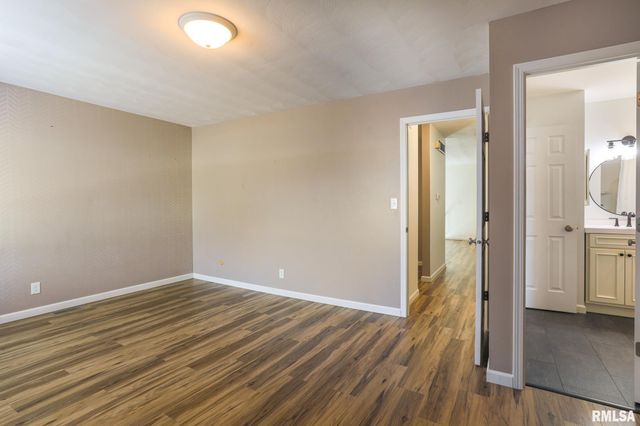 1804 VIENNA Court, Pekin, IL 61554