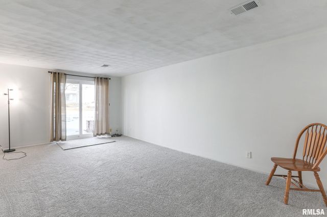 1804 VIENNA Court, Pekin, IL 61554