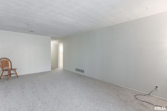 1804 VIENNA Court, Pekin, IL 61554