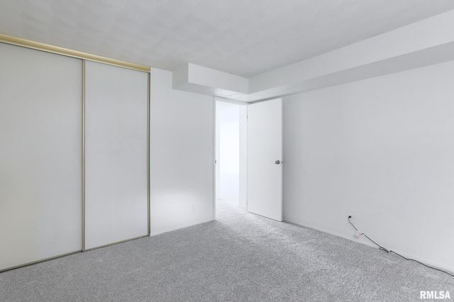 1804 VIENNA Court, Pekin, IL 61554