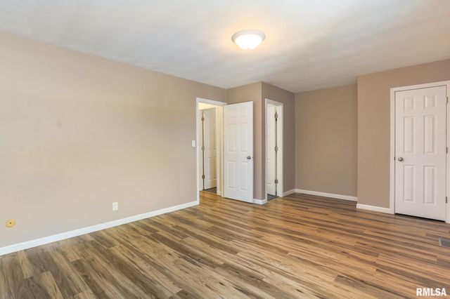 1804 VIENNA Court, Pekin, IL 61554