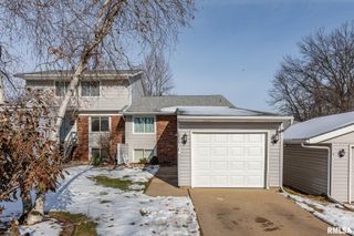 1804 VIENNA Court, Pekin, IL 61554