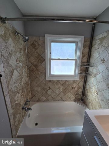 2223 HUNTINGTON AVE, Alexandria, VA 22303