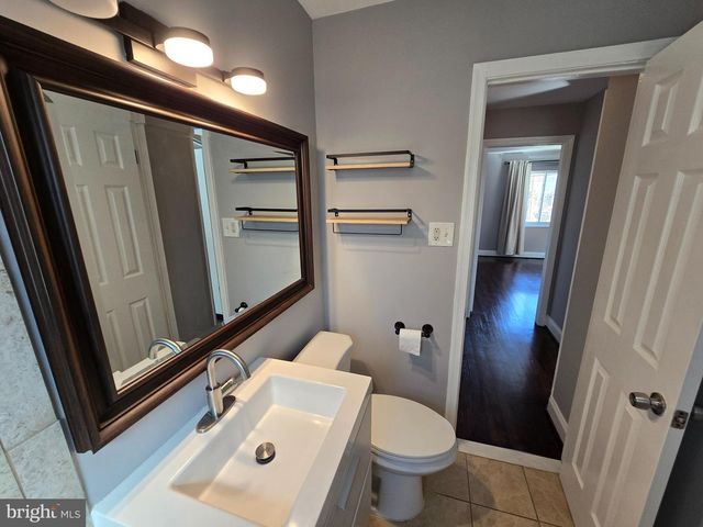 2223 HUNTINGTON AVE, Alexandria, VA 22303