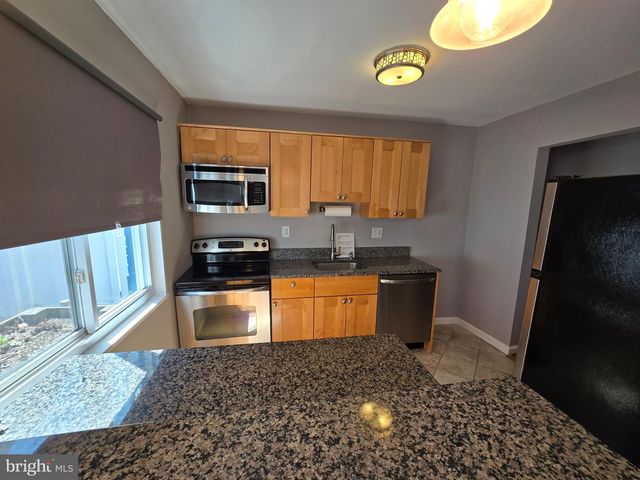 2223 HUNTINGTON AVE, Alexandria, VA 22303