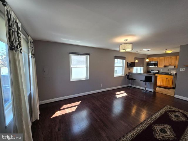 2223 HUNTINGTON AVE, Alexandria, VA 22303