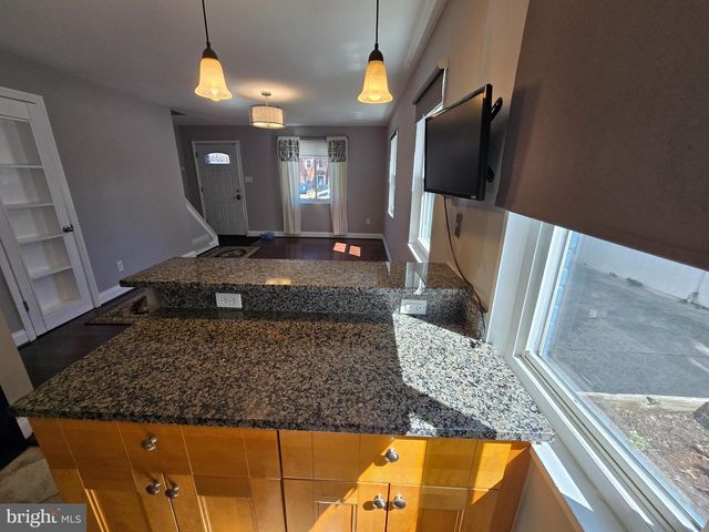 2223 HUNTINGTON AVE, Alexandria, VA 22303