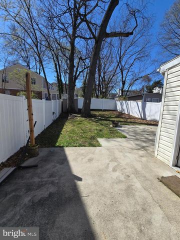 2223 HUNTINGTON AVE, Alexandria, VA 22303