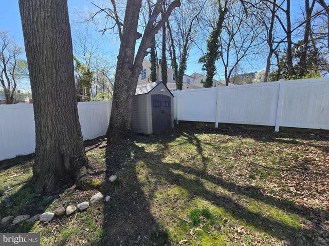 2223 HUNTINGTON AVE, Alexandria, VA 22303