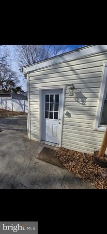 2223 HUNTINGTON AVE, Alexandria, VA 22303