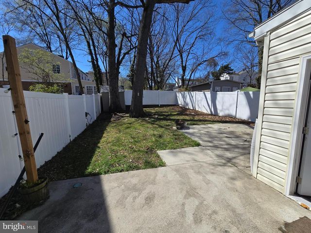 2223 HUNTINGTON AVE, Alexandria, VA 22303