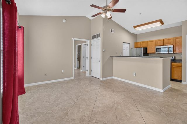 10764 70TH AVENUE 1304, Seminole, FL 33772