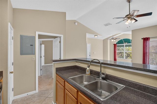 10764 70TH AVENUE 1304, Seminole, FL 33772