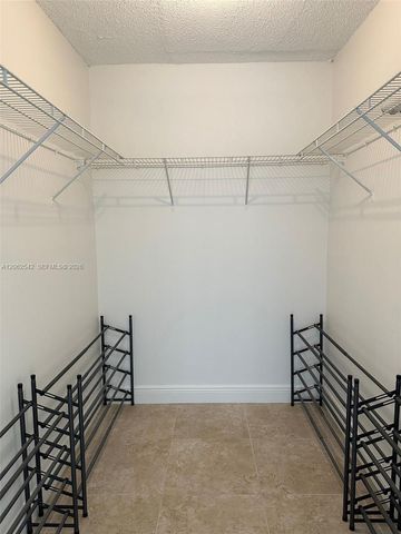 9359 Fontainebleau Boulevard F417, Miami, FL 33172