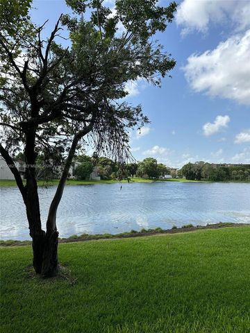 9359 Fontainebleau Boulevard F417, Miami, FL 33172