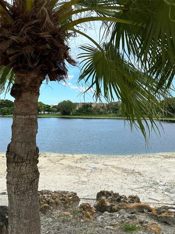 9359 Fontainebleau Boulevard F417, Miami, FL 33172
