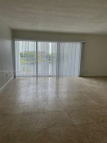 9359 Fontainebleau Boulevard F417, Miami, FL 33172
